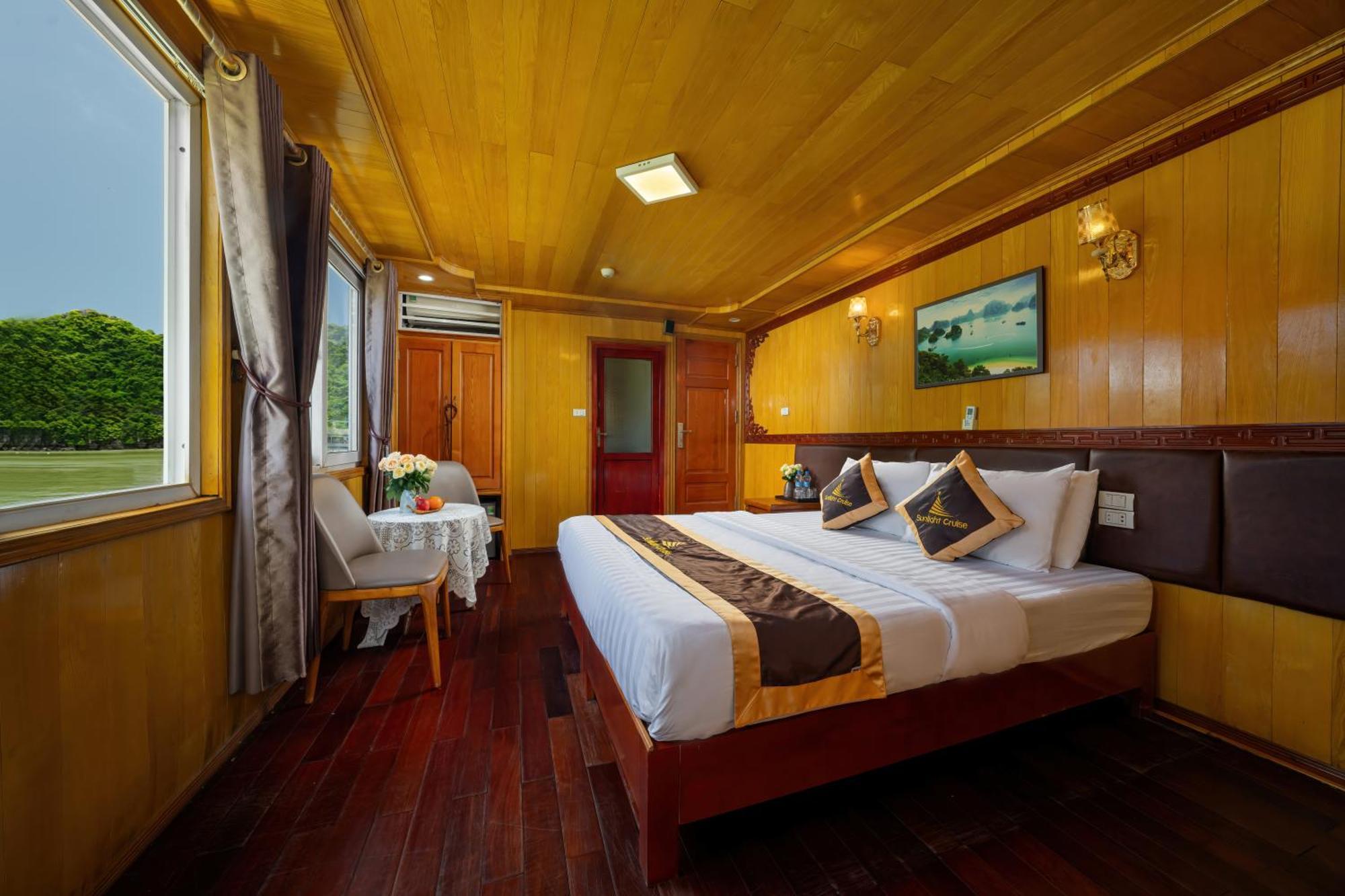 Hotel Sunlight Cruise Ha Long Exteriér fotografie