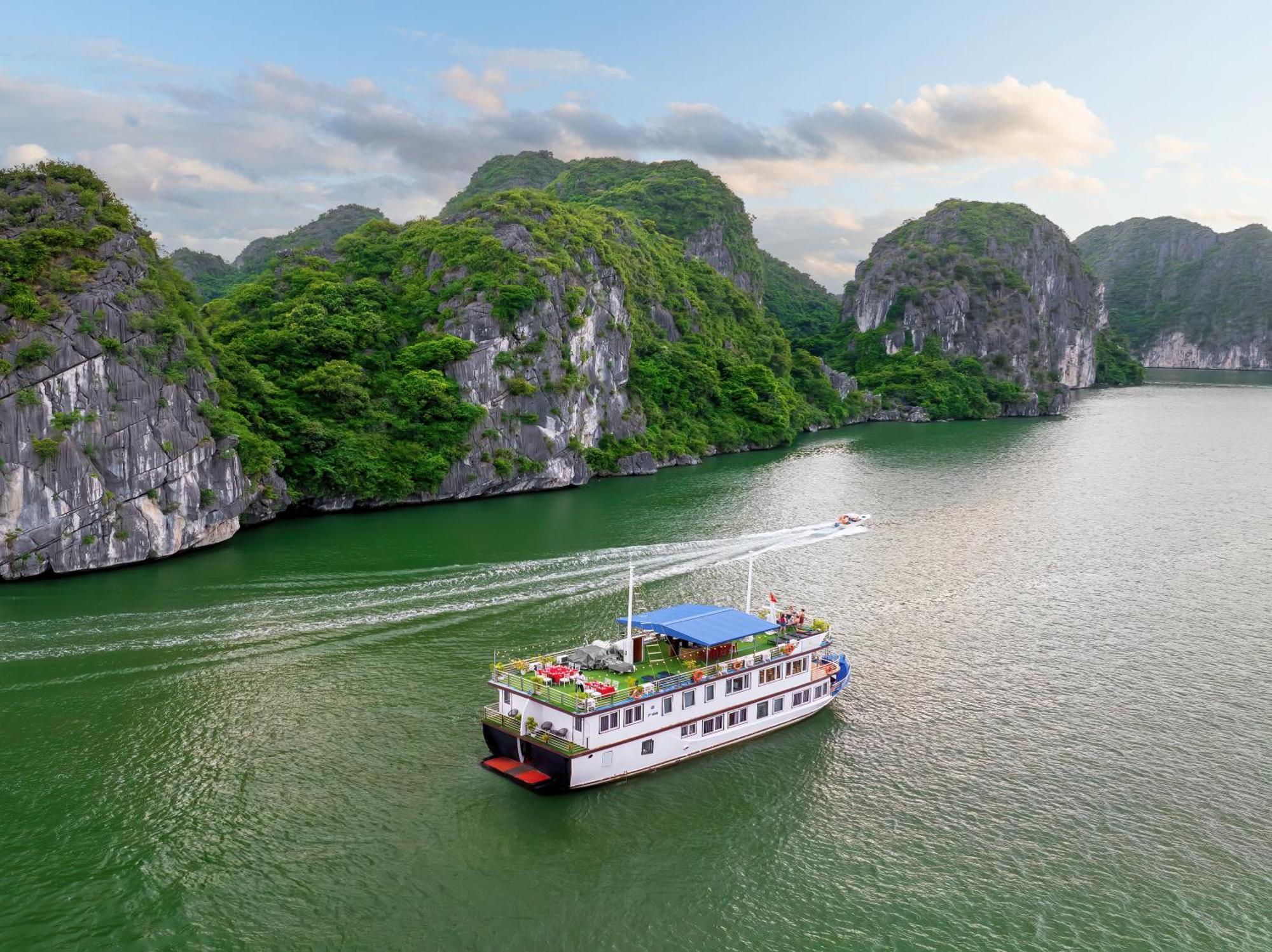 Hotel Sunlight Cruise Ha Long Exteriér fotografie