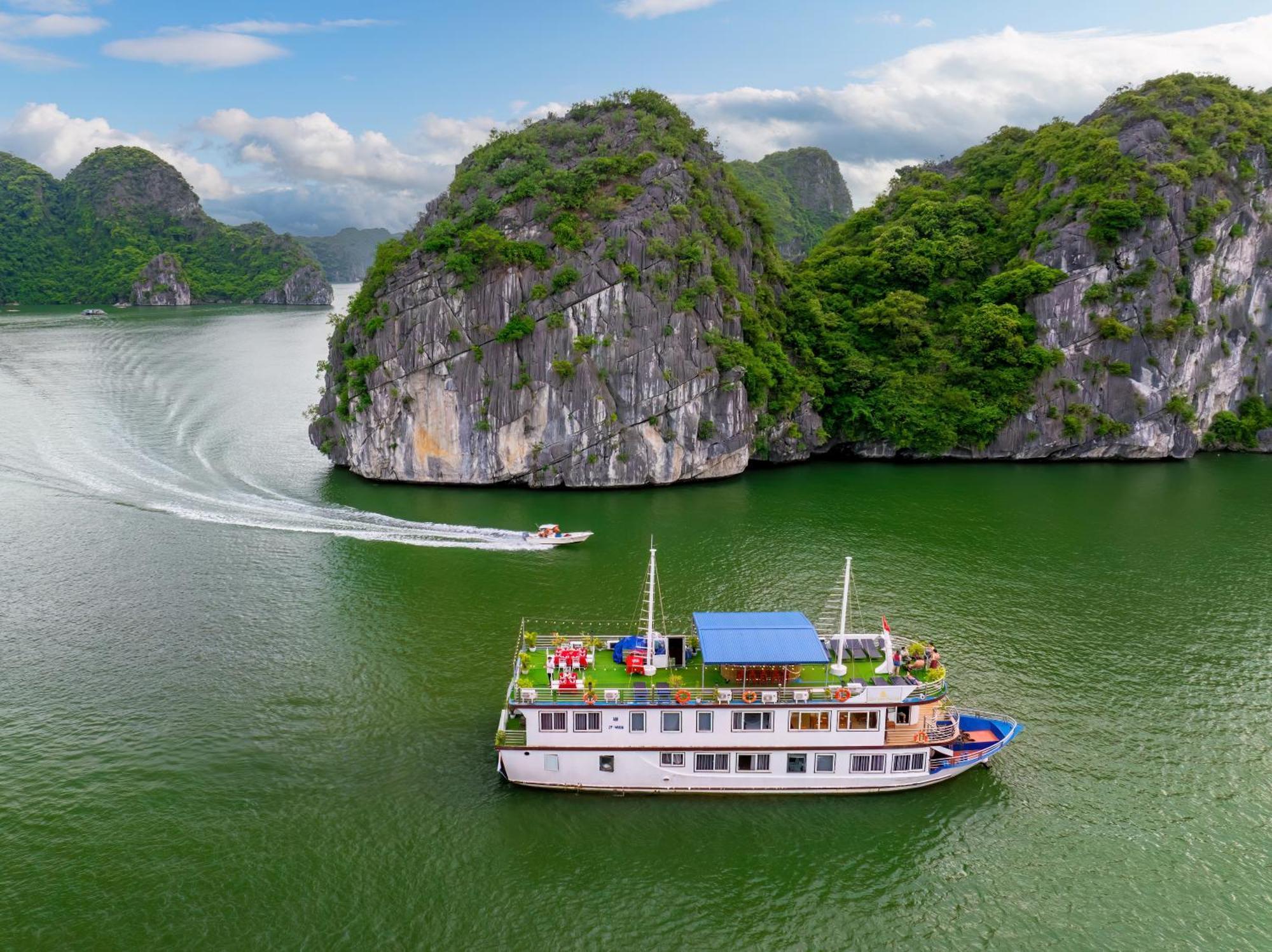 Hotel Sunlight Cruise Ha Long Exteriér fotografie